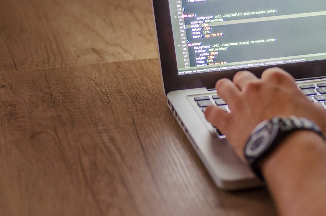 Programowanie komputer analiza IT komputer klikanie