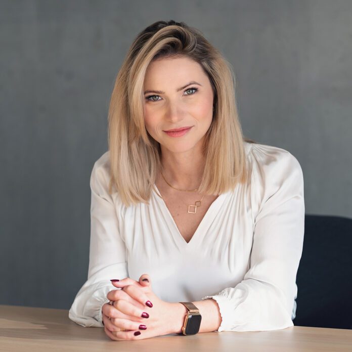 Joanna-Plona-1200x1200