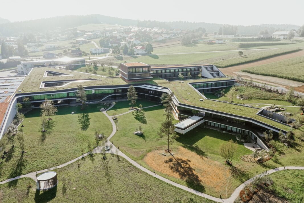 (c)Loxone Campus_austria_knauf_ceiling_solutions_budynek