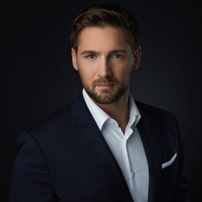 Piotr_Headshot_Square