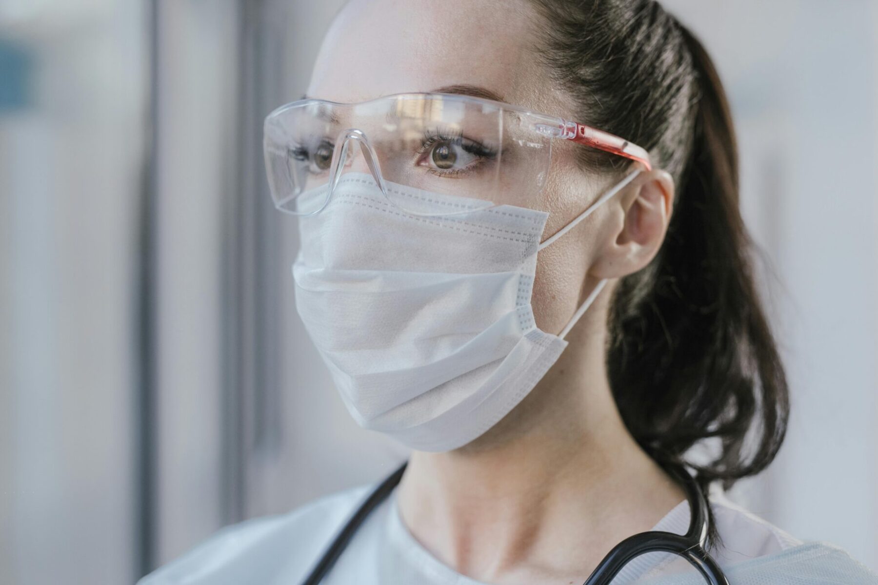 Badanie OVHcloud: AI tak, ale nie zamiast lekarza