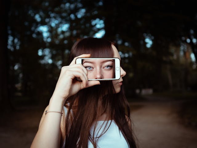 Deepfake.Clickmeeting.source_pexels