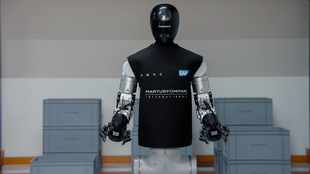 SAP-Martur-Fompak-robot-humanoidalny (1)