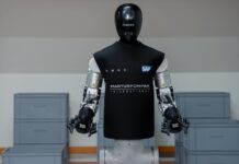 Roboty humanoidalne wchodzą do fabryk motoryzacyjnych