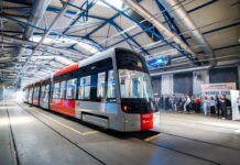 Tramwaj 52T dla Pragi zaprezentowany we Wrocławiu